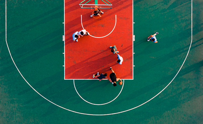 Toma aérea de cancha de baloncesto